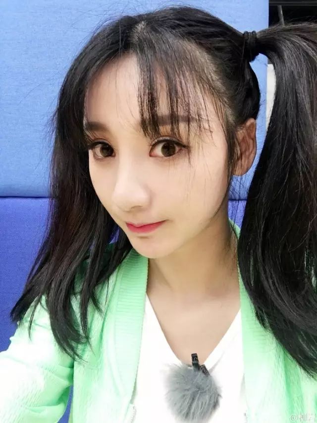 丸子头不好看视频展示,丸子头真的绝了蓬松又可爱