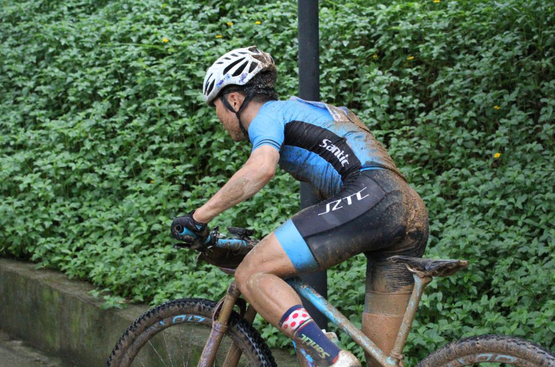 徒步袜和篮球袜有什么区别,骑行袜和五指袜区别