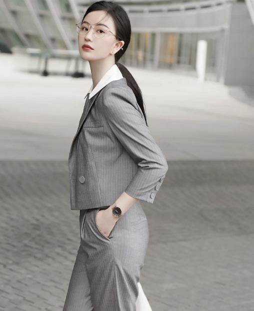 穿搭高级感上班,上班穿出高级感穿搭