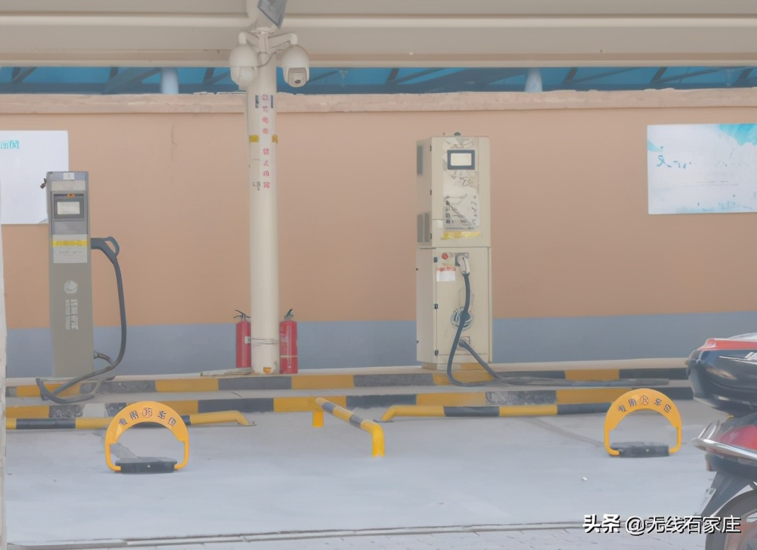 新能源车充电桩被占用,新能源充电专用车位管理