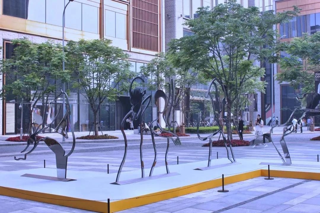 93岁“活化石”级宠妻狂魔，坚持画老婆60年