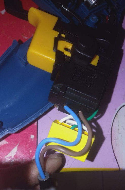 手电钻前面的夹头构造及更换,晶思达手电钻开关总成内部构造