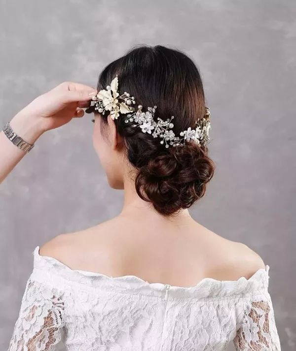 男方婚礼当天的完整基本流程,婚礼当天迎亲的流程和步骤