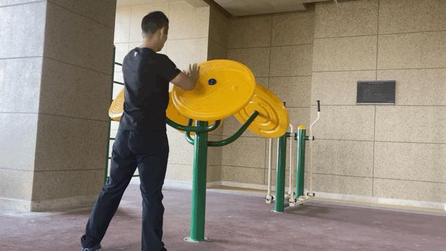 小区（户外）最常见的12款健身器材，看下你能玩转几个？