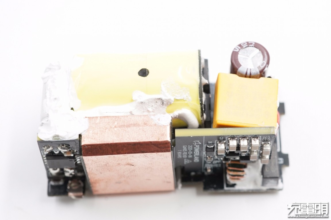 联想口红氮化镓充电器,联想氮化镓充电器对比测评