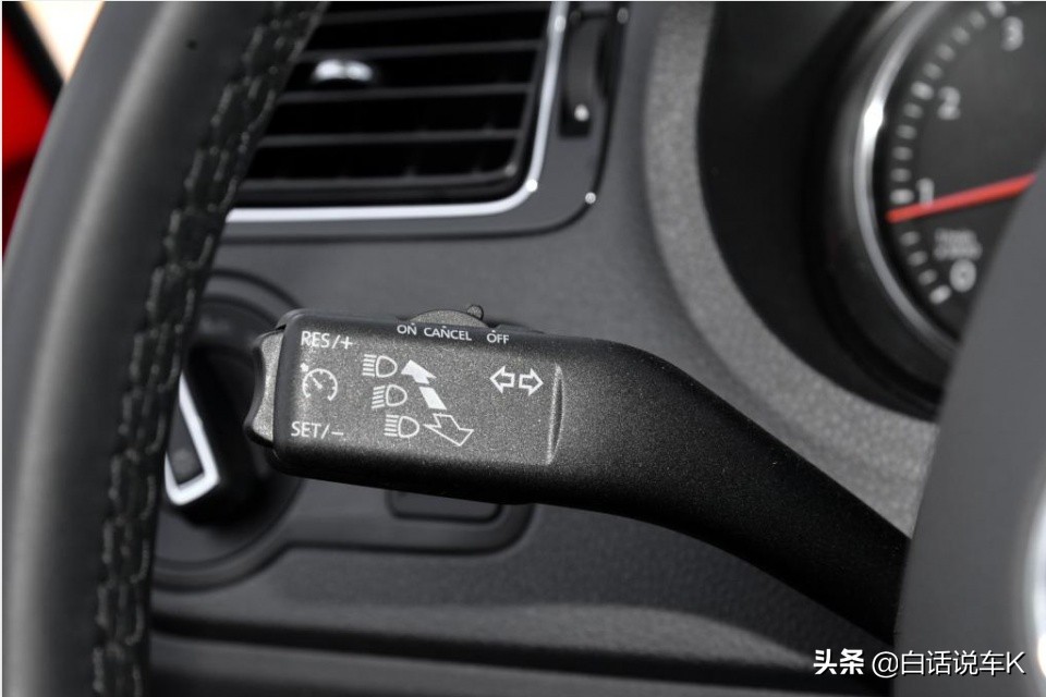 大众桑塔纳和polo代步哪个好,大众polocross1.6l2013款手动挡