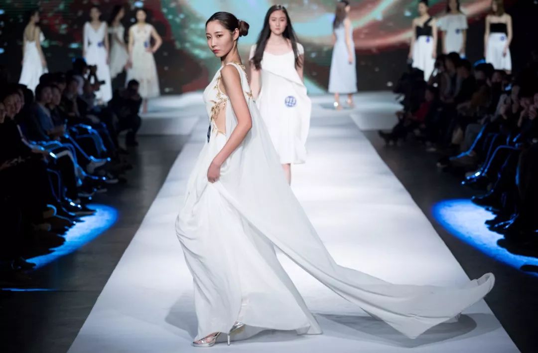 同样是艺术为什么差距那么大,同样是模特为啥气质差距那么大