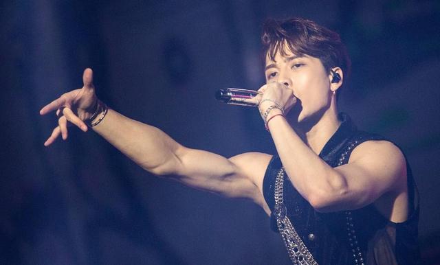 人类全身褪去毛发后，为什么只留下头发、阴毛和腋毛？