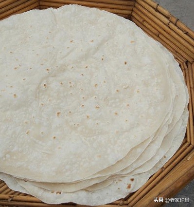 河南人烙馍夹酱豆,烙馍卷酱豆的正宗做法