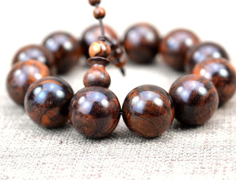 海黄与越南黄花梨的主要区别,越南黄花梨和海黄哪个好