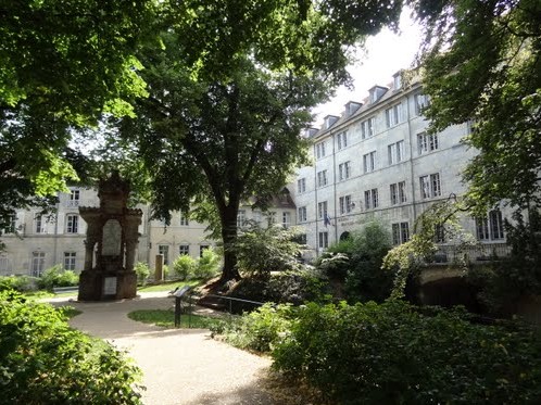 法国里昂大学申请条件,法国里昂硕士留学申请条件