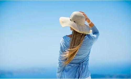 被原生家庭拖累的人,逃离原生家庭该有多强大