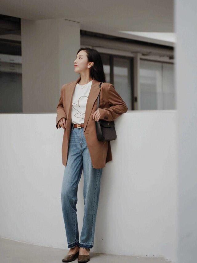 偏瘦的女人适合穿什么裤,胖女人春天穿什么样的裤显瘦