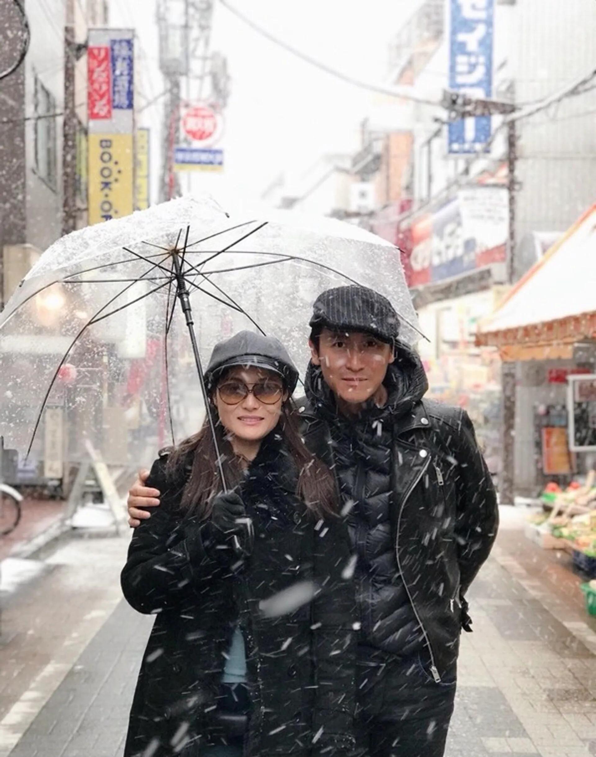 马德钟与妻子同框,马德钟一家三口同框合影