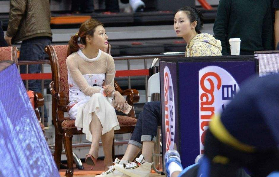 易建联几处纹身,易建联纹身欣赏