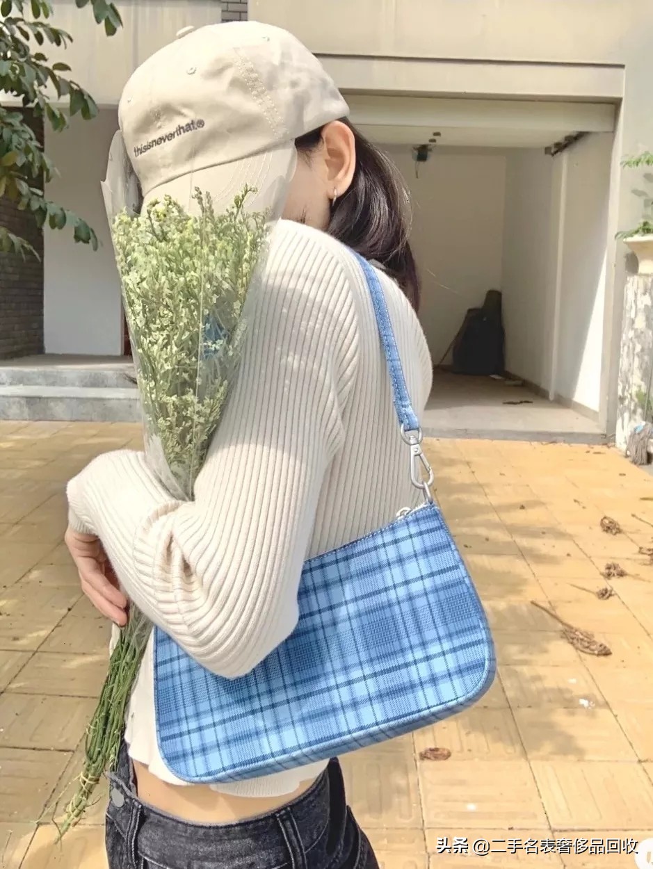 今年有什么好新款包包,早春必买的十款包包品牌