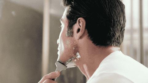 送男士手动剃须刀好吗,剃须刀是手动的好还是电动的好