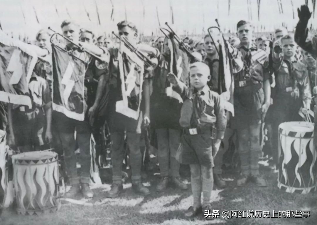 从纳粹战犯到英国著名球星—卡特.特劳特曼的传奇一生