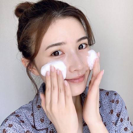 25岁长痘痘的原因有哪些,25岁还反复长痘怎么办