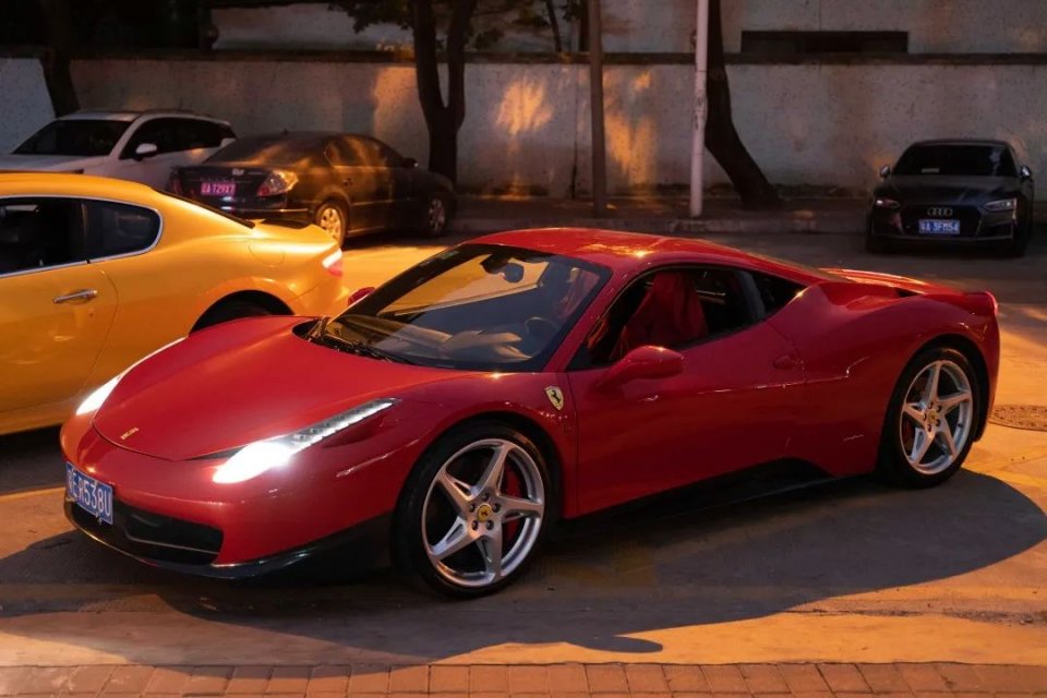 老西关炭炉羊肉煲，不给蘸酱！藏在村子里，门口停满豪车