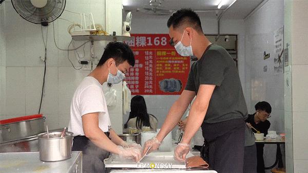 藏在水库的“阿姨街”,人均20块胖成猪