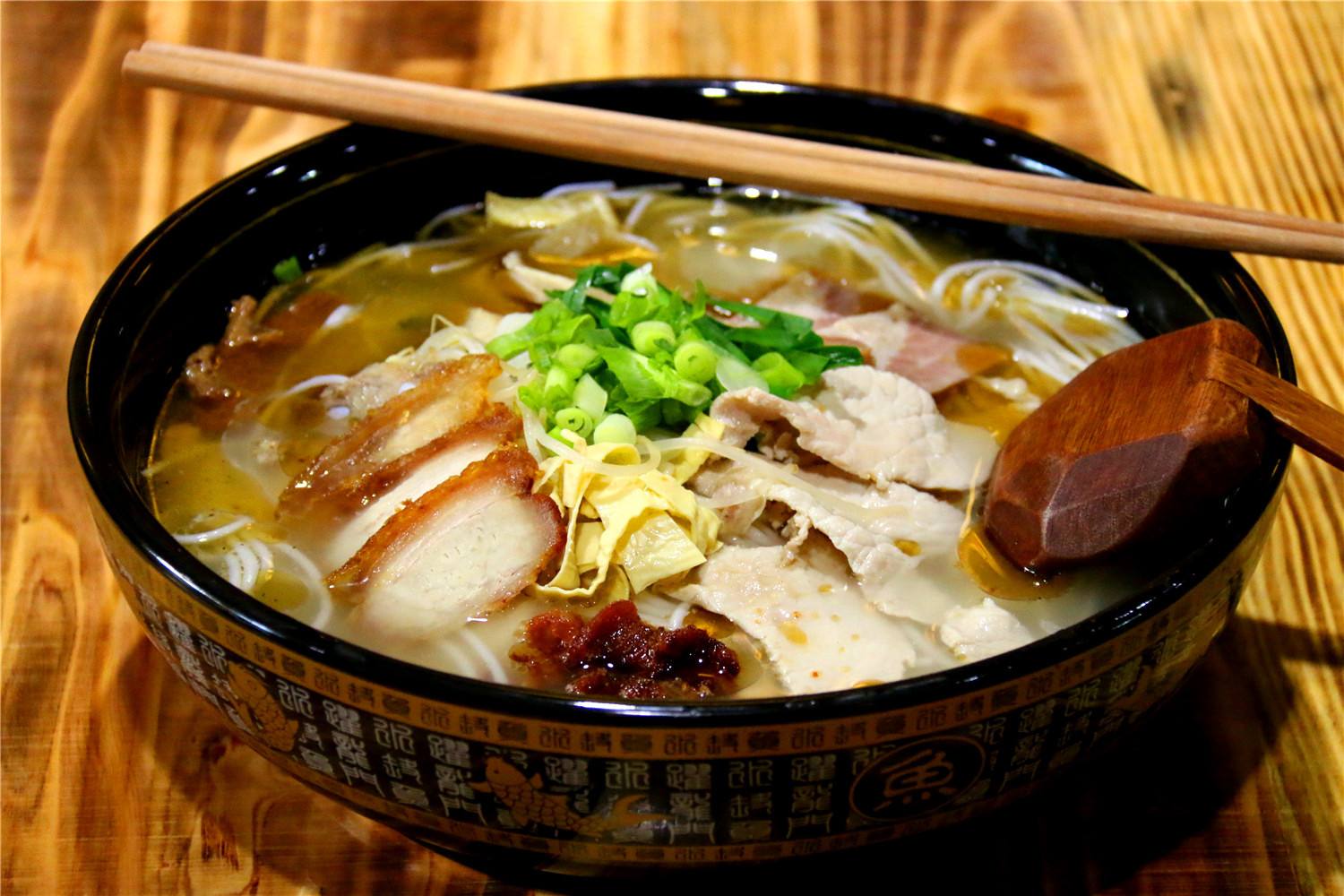 于洪区正宗过桥米线加盟电话,做过桥米线有哪些店可以加盟