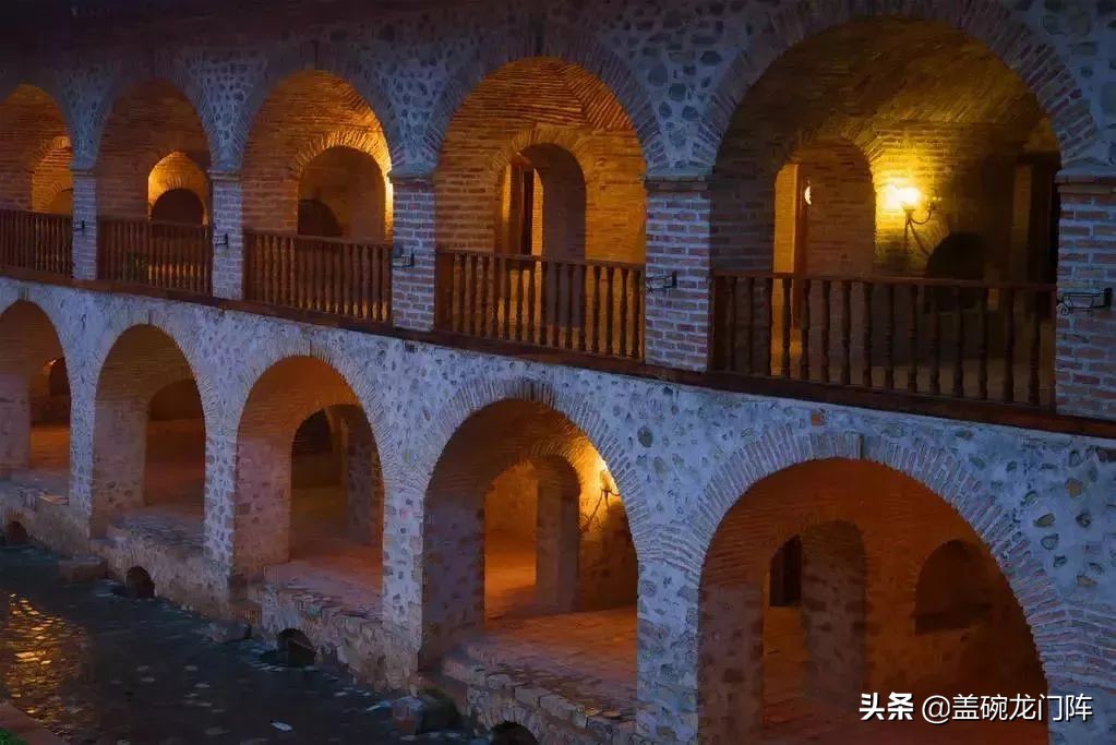 *疆新**往西，这片神奇的处女地，去一次相当环游大半个世界！