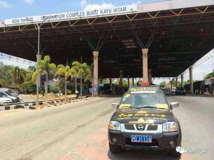 流浪地球100年编年史再见太阳系,我们看的流浪地球真的是完整版吗