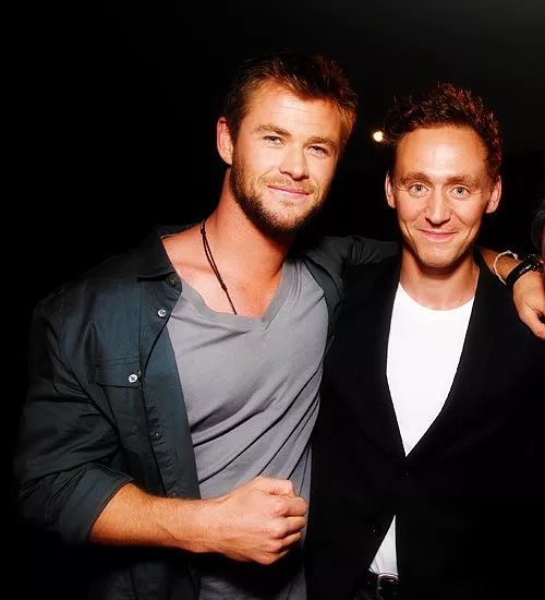 ladygaga不穿鞋子的照片,ladygaga养鸡