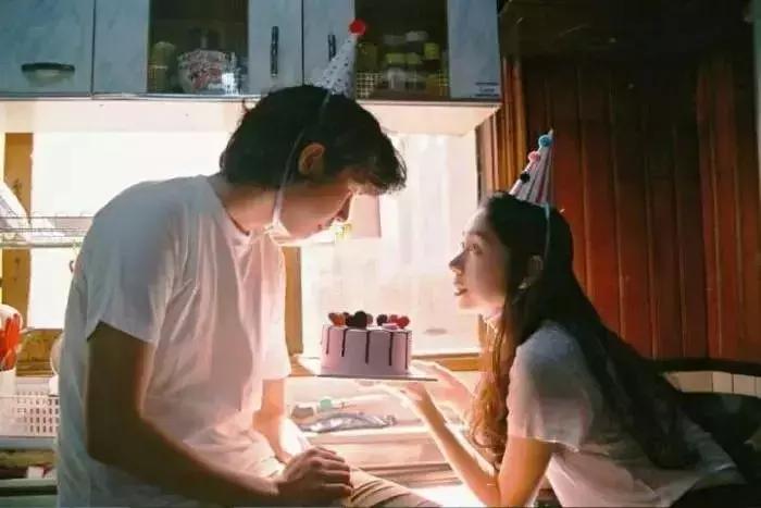 男生与女生怎么聊天才是最佳,男生怎么和女生聊天十个技巧