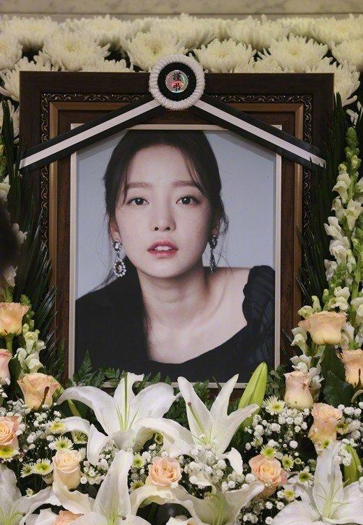 悲惨的具荷拉:28岁受辱自杀,20万人替她伸冤,后来怎样