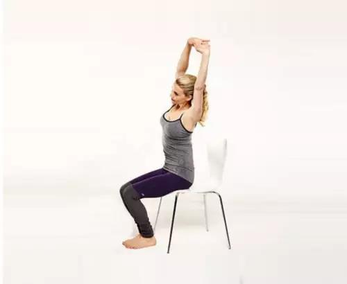 办公室瑜伽腰腹椅子动作,办公室久坐瑜伽锻炼方法