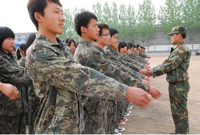 765分学霸军训中暑死是哪里的,中考765分学霸在军训时中暑死