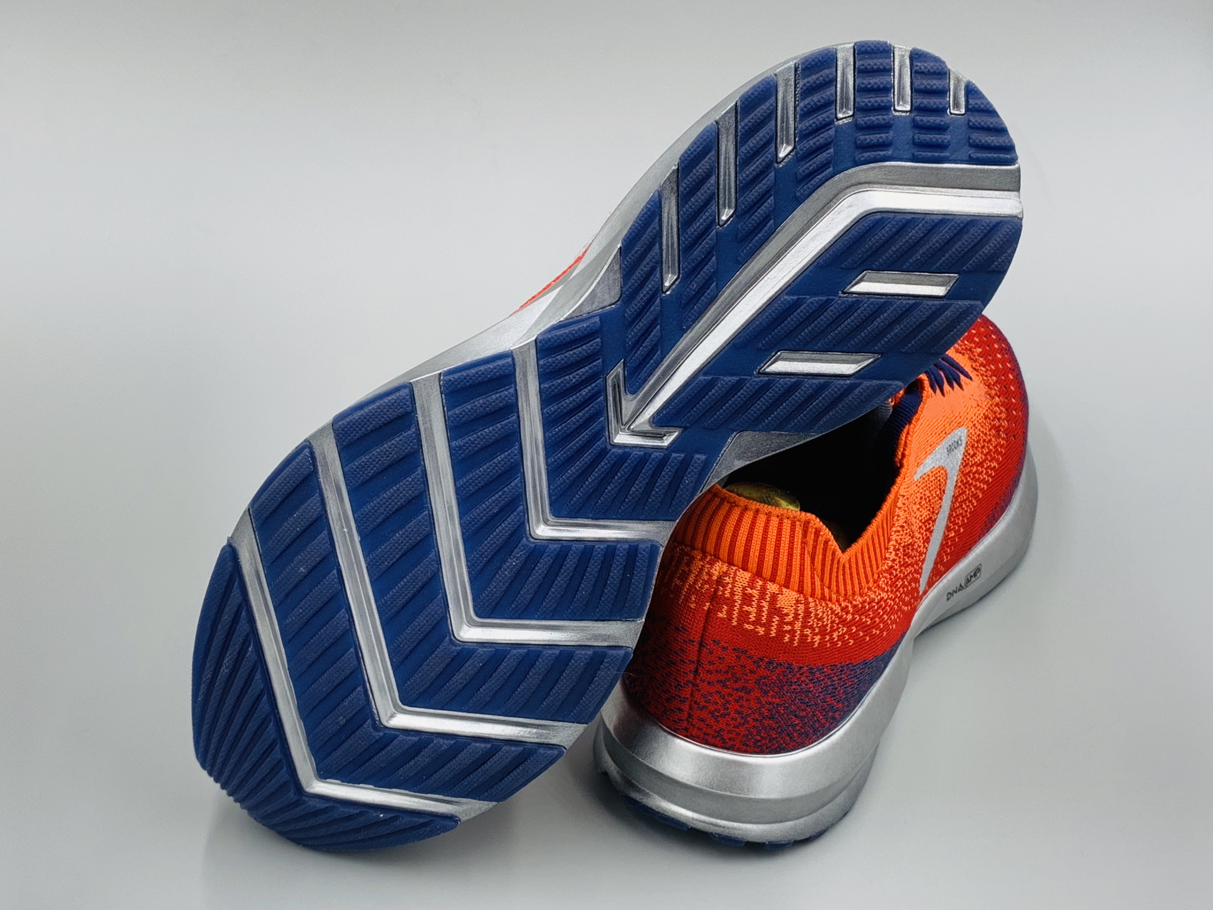 brooks布鲁克斯的鞋子,布鲁克斯brooks钉鞋测评