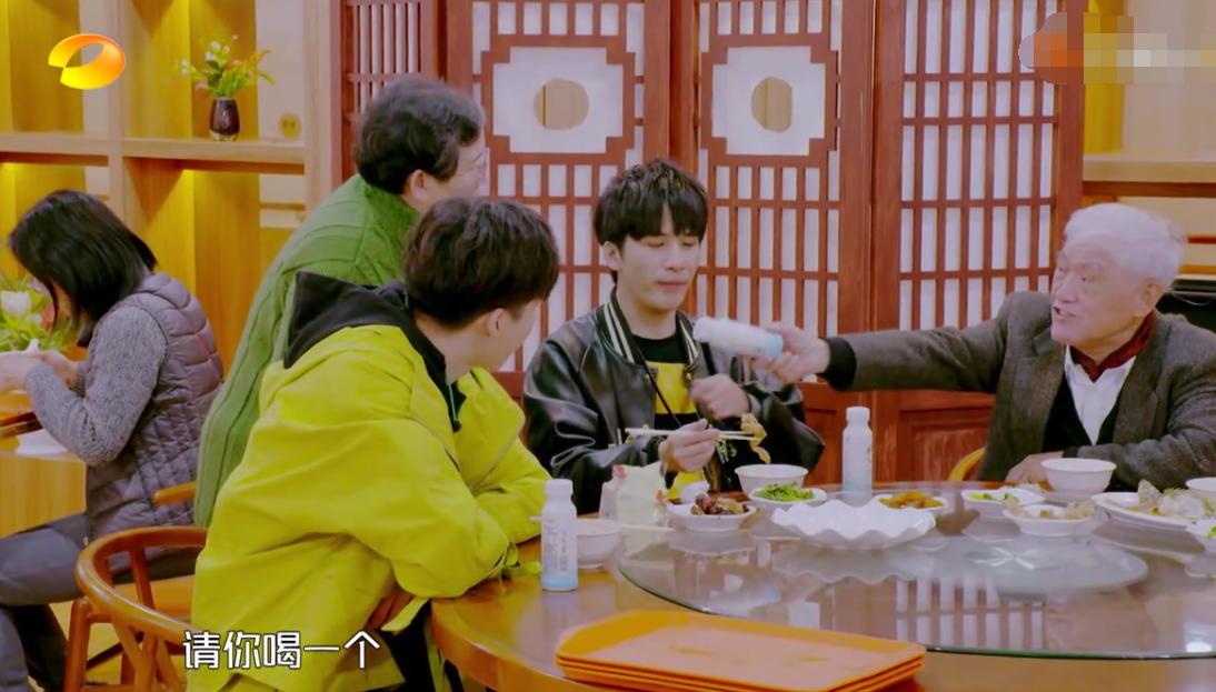 牛犇老师真的是宝藏大爷了!从影70年,人狠话不多,满满正能量!