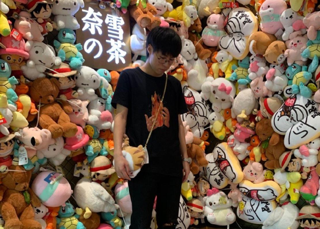 小主播回应被LOL炫神绿了！是自己让女友倒贴的，不行把钱还给你