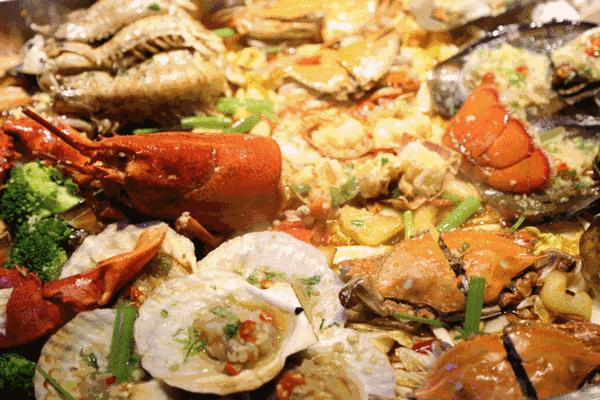 深圳大鹏古城边坐拥海岸线边的民宿，打卡百年古城丨巢里巢外