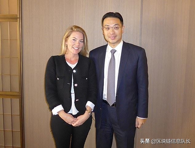 付4万英镑加入他的私人俱乐部，他能让你和英国皇室一起晚宴。