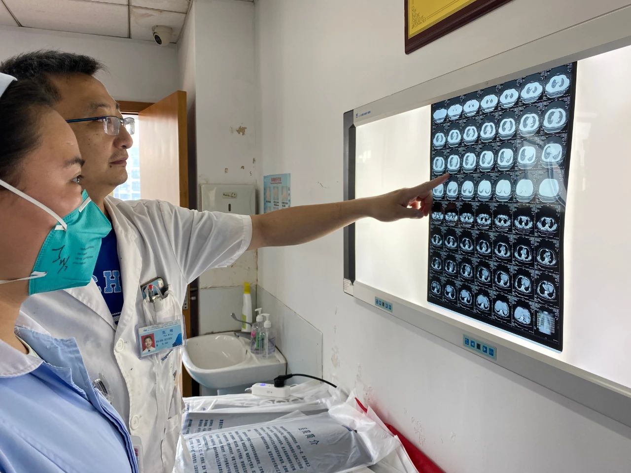 3岁小朋友说腿疼,三岁孩子老是说腿疼做什么检查呢