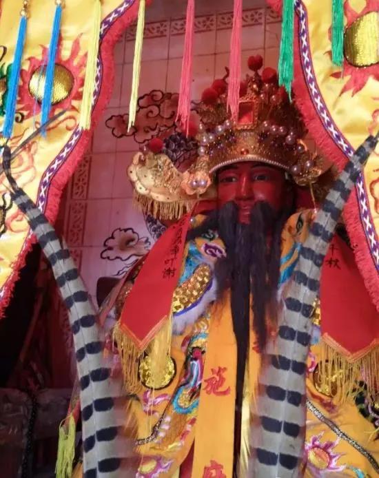 陈嘉庚热心办学的华侨楷模,陈嘉庚先生对教育的重要贡献