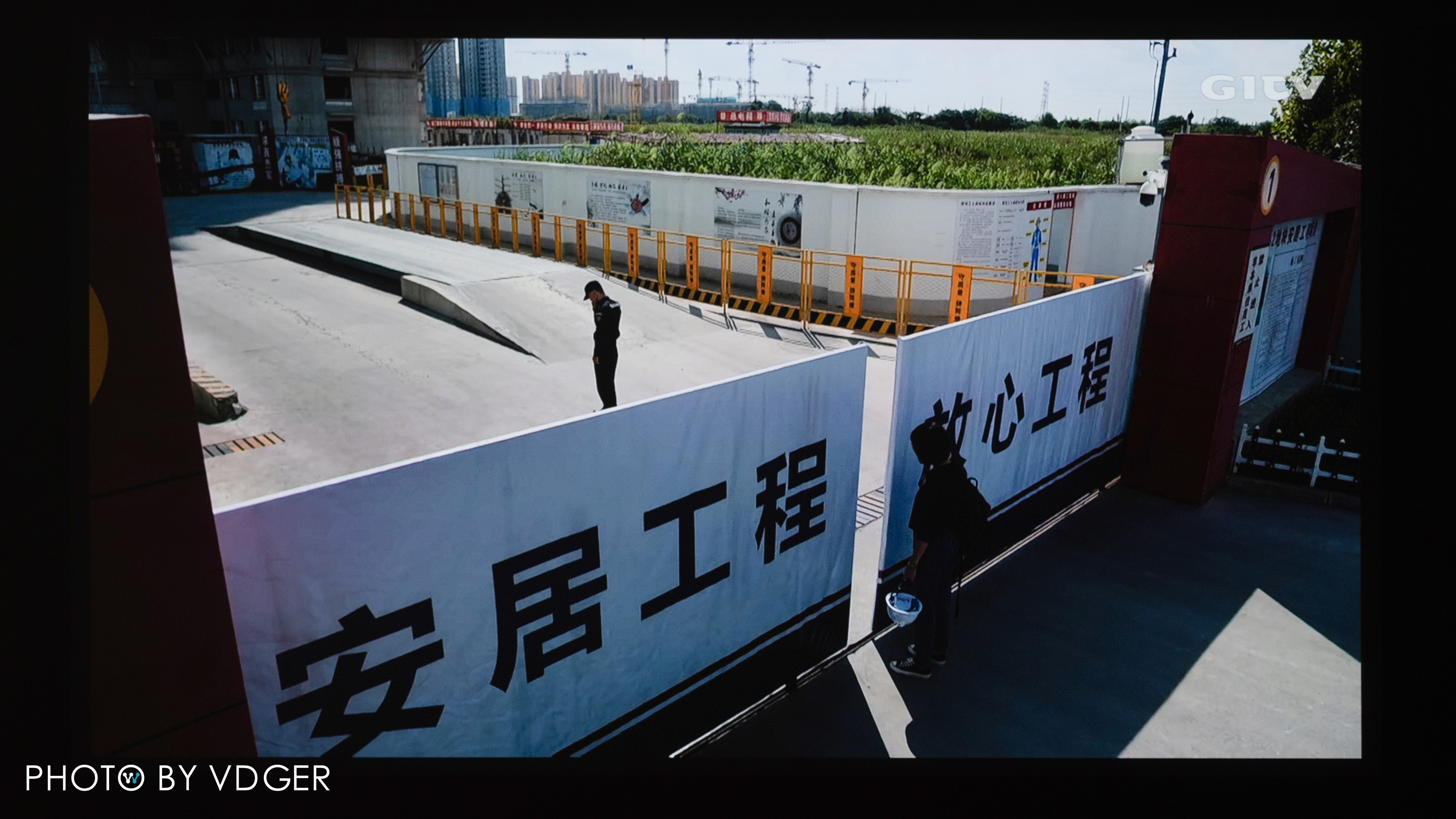 极米z6x第四代投影仪家用投影机,米家投影仪2对比极米newz6x