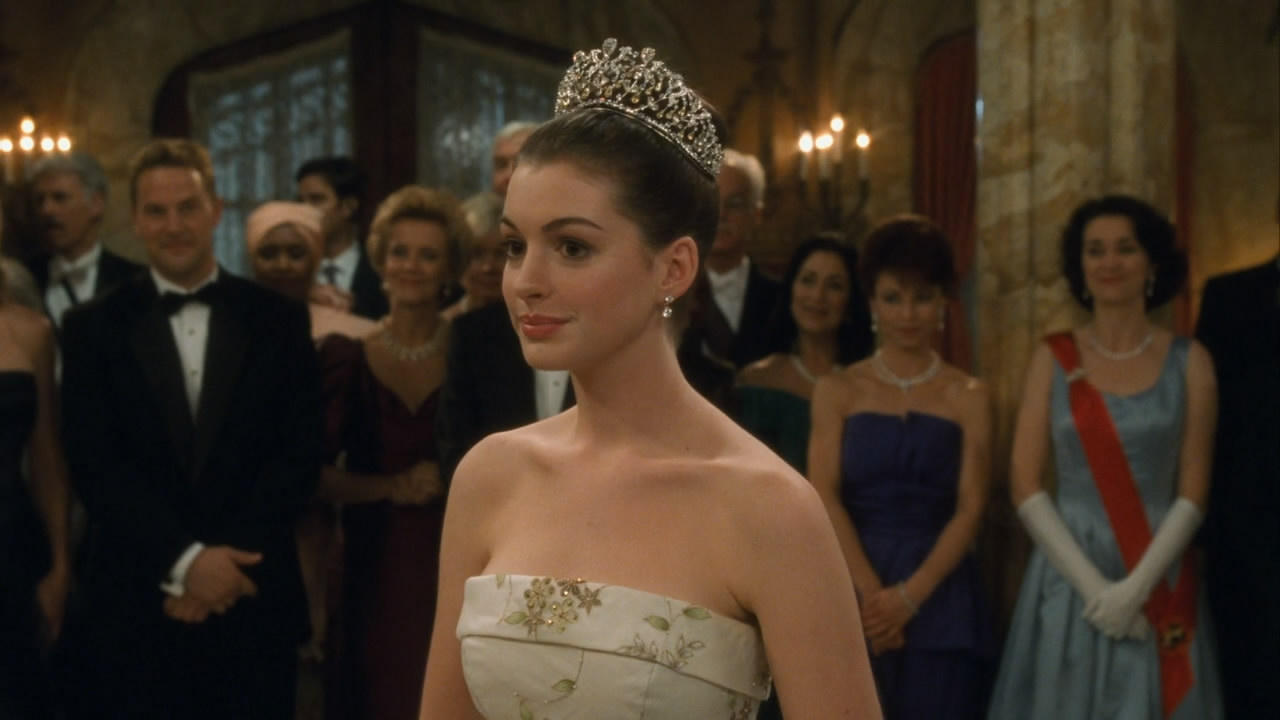 穿普拉达的女王安妮海瑟薇头像,安妮海瑟薇穿普拉达的女王香奈儿