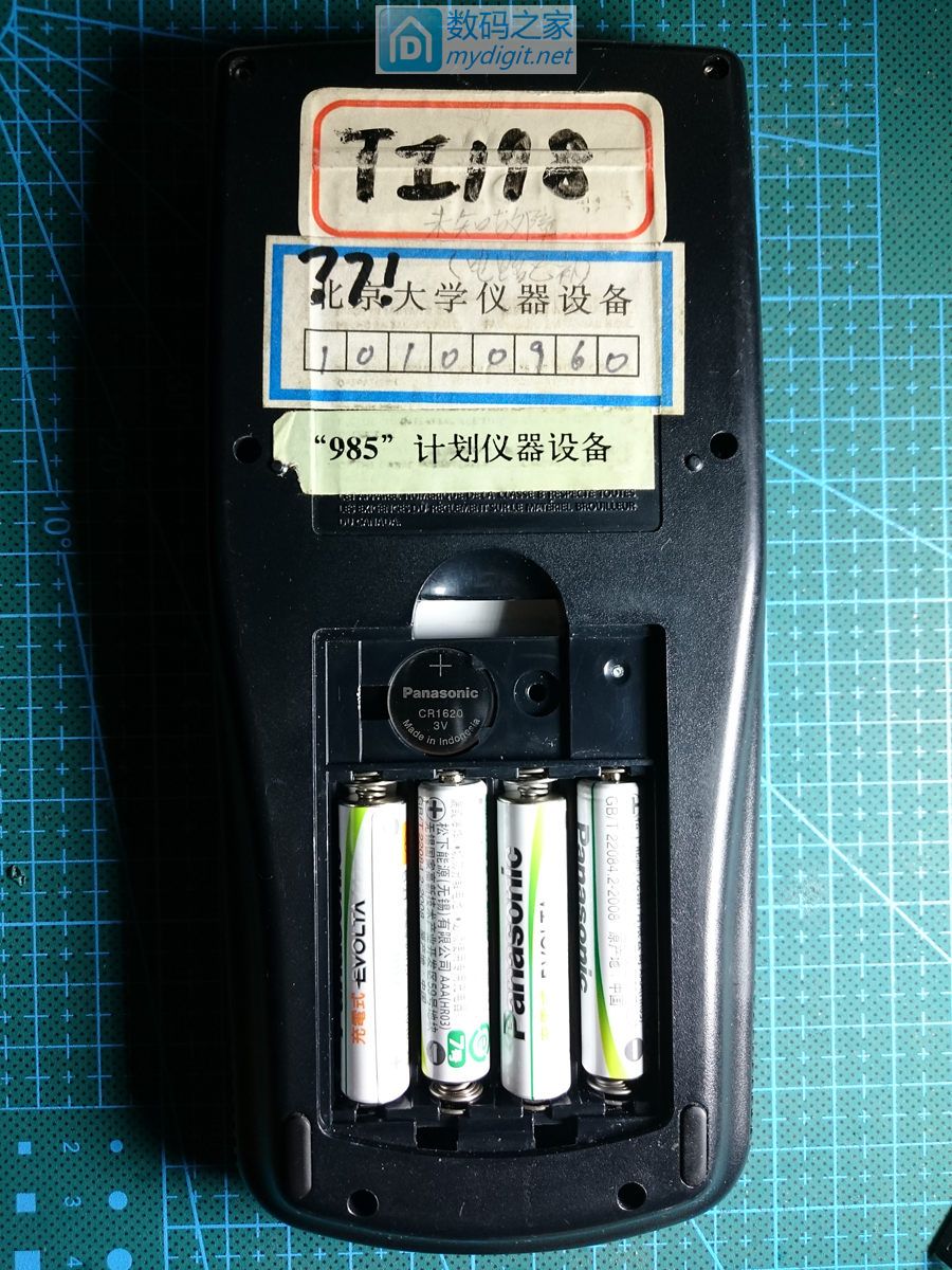 技术大佬秀操作！德州仪器TI-89图形计算器拆机维修及CPU超频