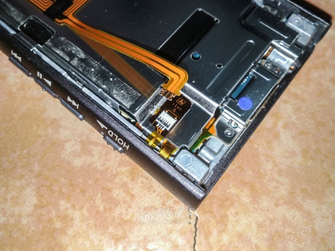 售价1000元的索尼NW-A45无损音乐*放播**器拆解！对比NW-A35主板图