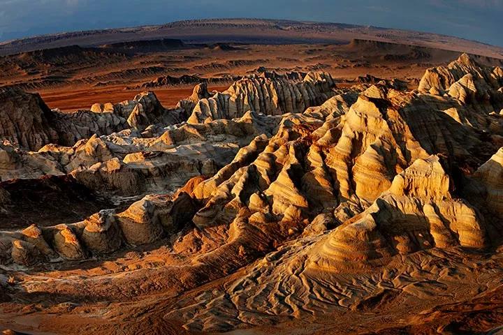 自驾青海沙漠旅游路线攻略,青海七彩丹霞自驾游攻略