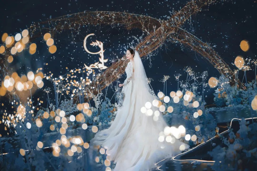 这场静谧梦幻的蓝色星空婚礼,一场神秘浪漫的星空婚礼