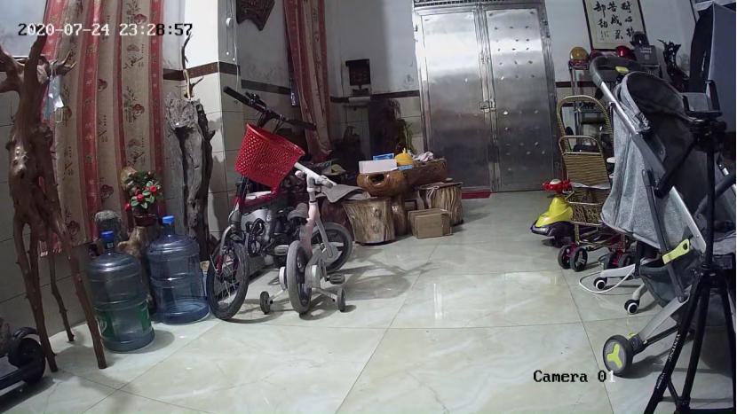 海康威视监控摄像头前面能碰吗,海康威视摄像头被小偷打破