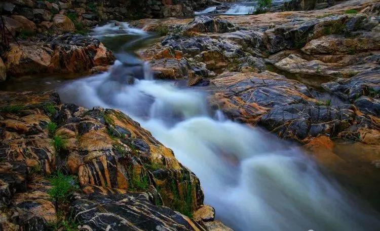 媲美四川九寨沟！山东这些地方野趣十足，承包夏天90%的清凉！