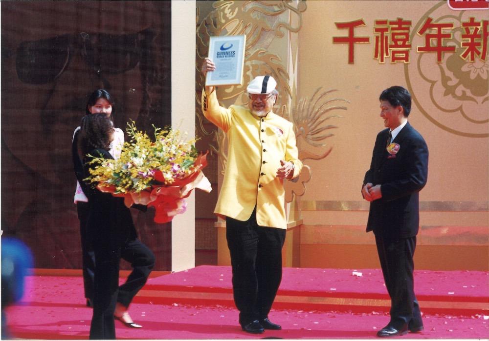 96岁乐坛教父UncleRay疫情下宣布荣休人生有尽音乐无限