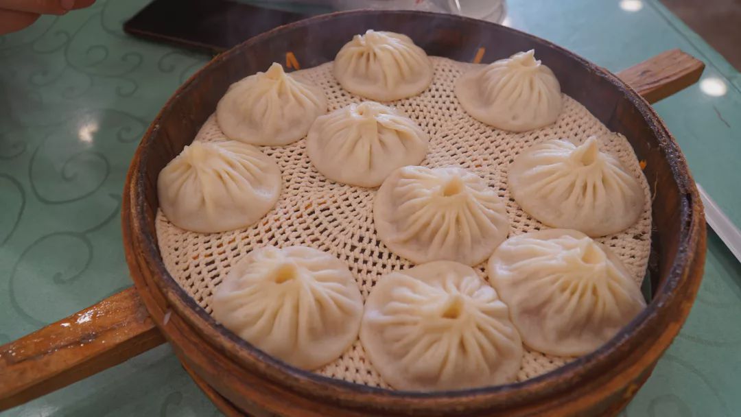 镇江灌汤包还是镇江蟹黄汤包,靖江蟹黄汤包正宗灌汤包